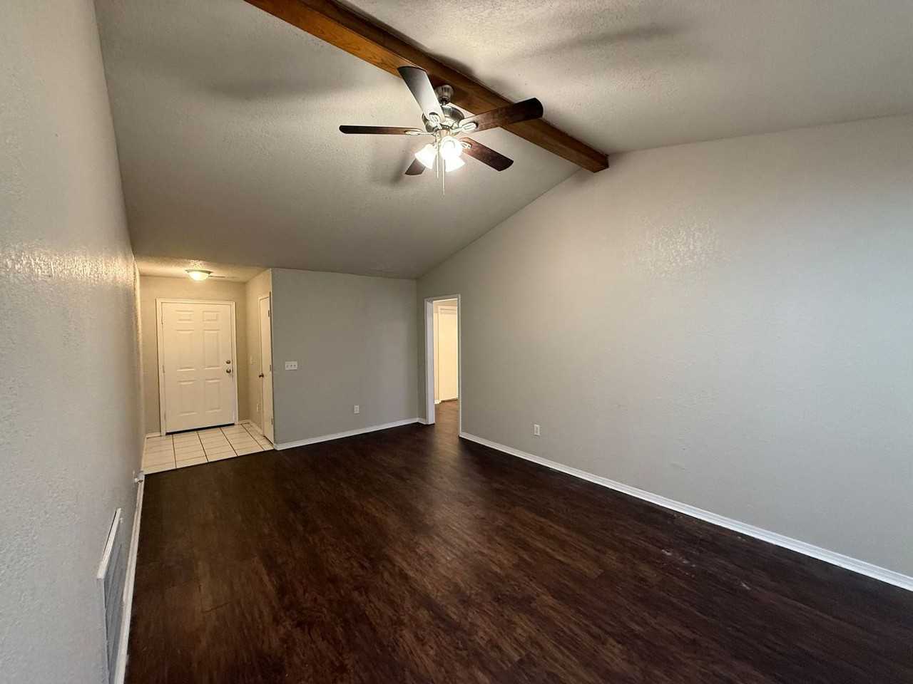 808 West Elder Drive - Photo 5 of 20