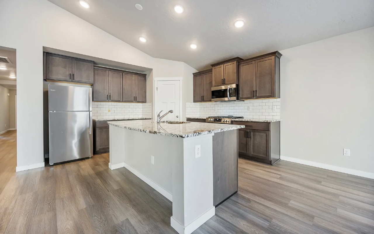 7626 East Iroquois Street - Photo 3 of 26