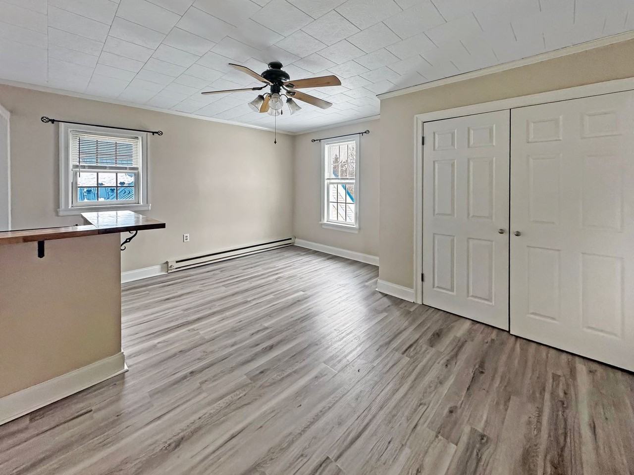 830 Avenue G - Photo 6 of 14