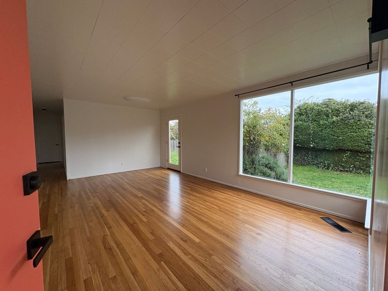 3325 Cottage Street - Photo 3 of 11