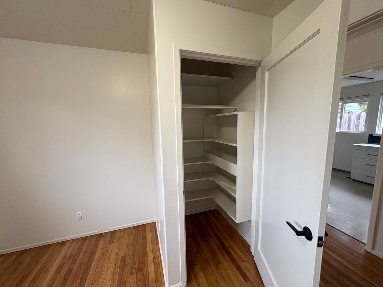 3325 Cottage Street - Photo 6 of 11