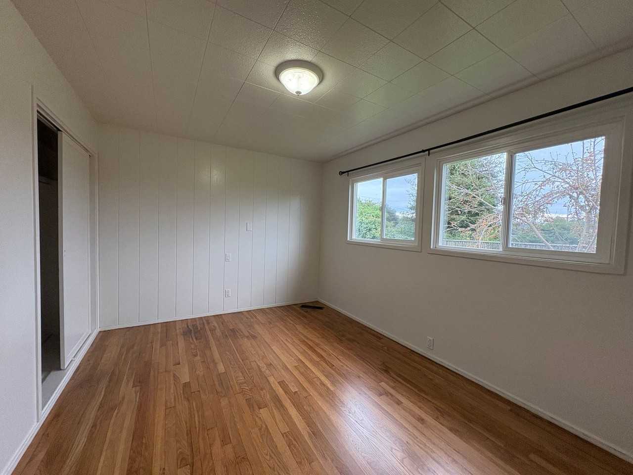 3325 Cottage Street - Photo 7 of 11