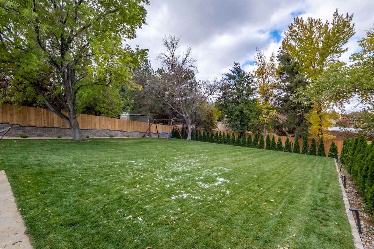 3390 Thornhill Drive - Photo 7 of 24