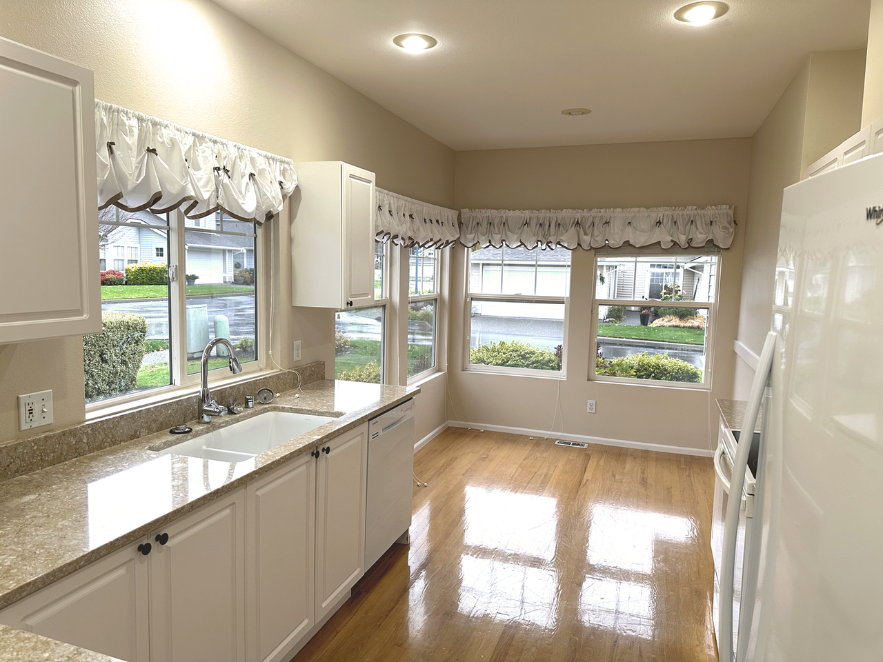 23408 53rd Avenue South - Photo 5 of 17