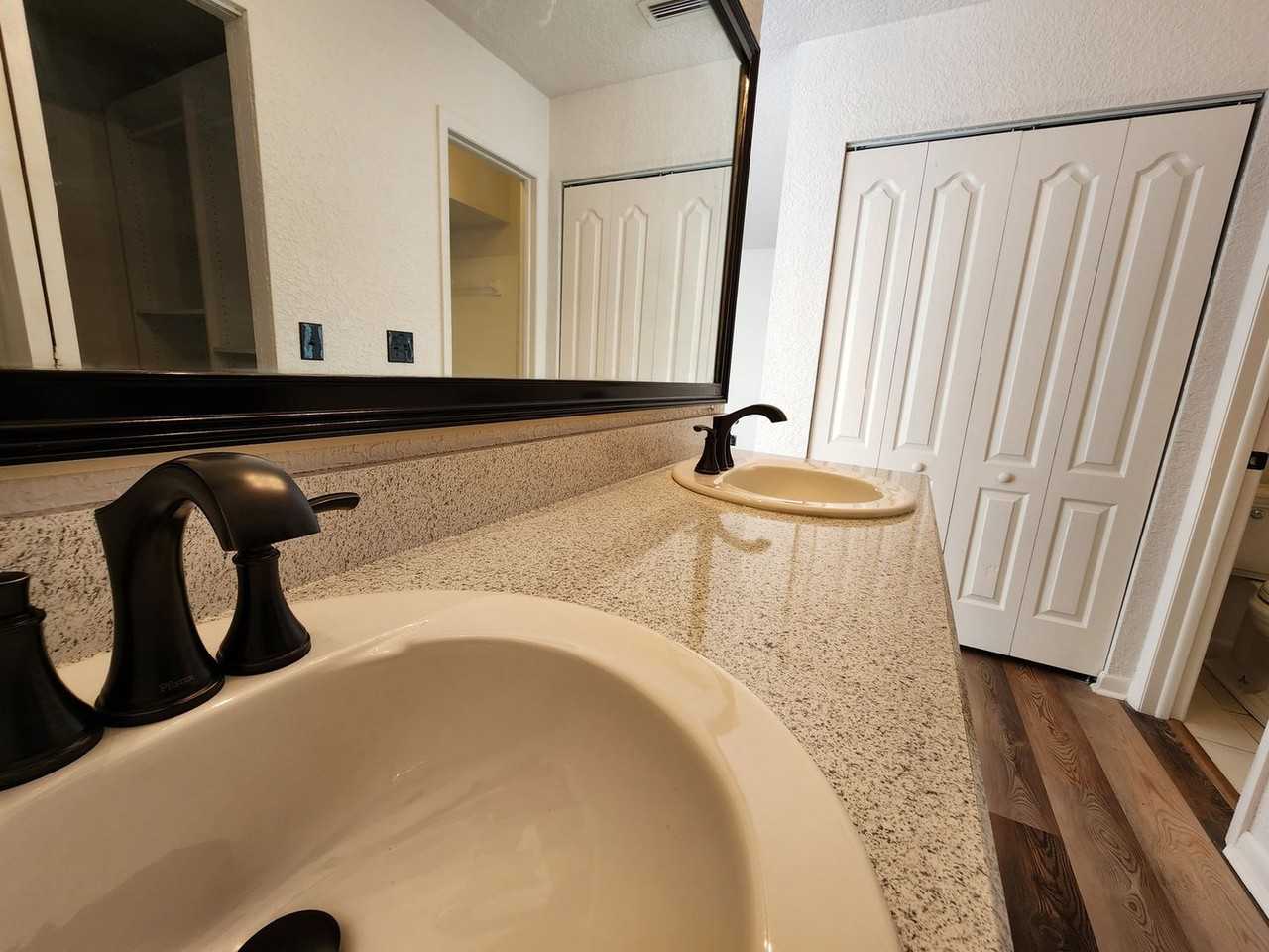 14919 Old Pointe Road - Photo 4 of 9