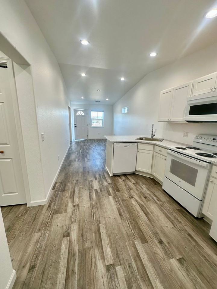 4008 Hilyard Ave - Photo 6 of 23