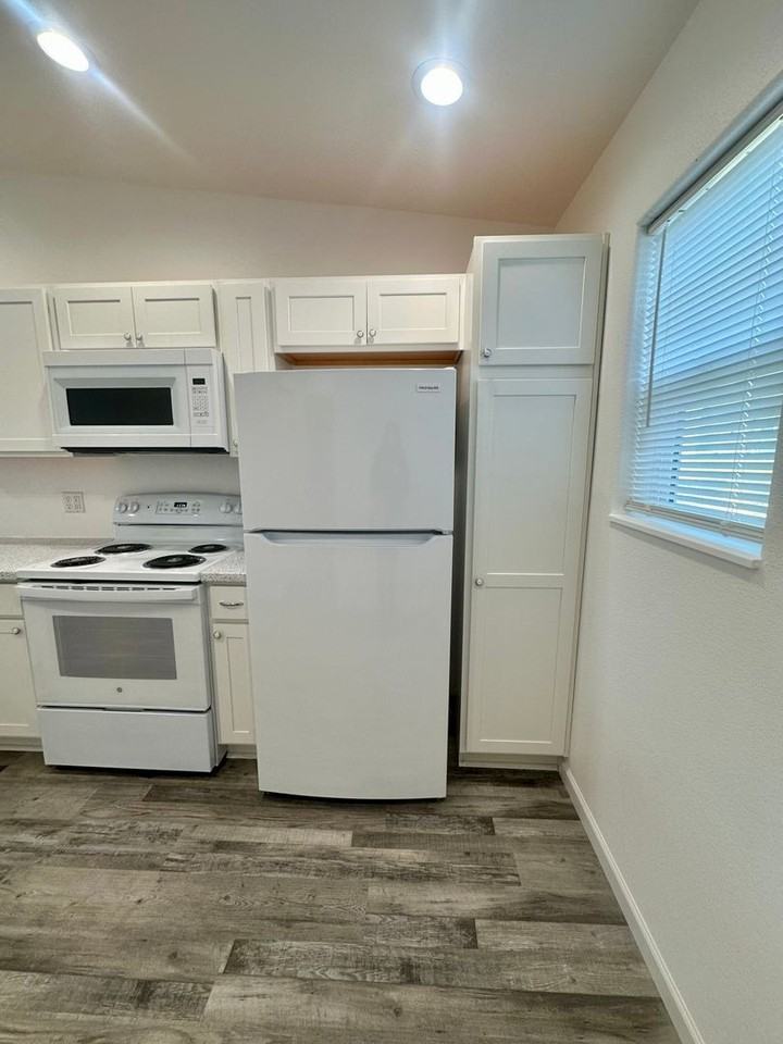 4008 Hilyard Ave - Photo 7 of 23