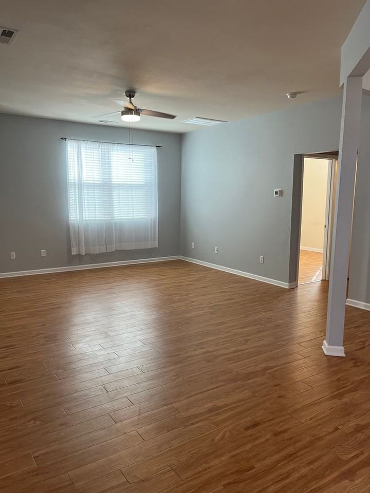 275 Cameron Street - Photo 4 of 24