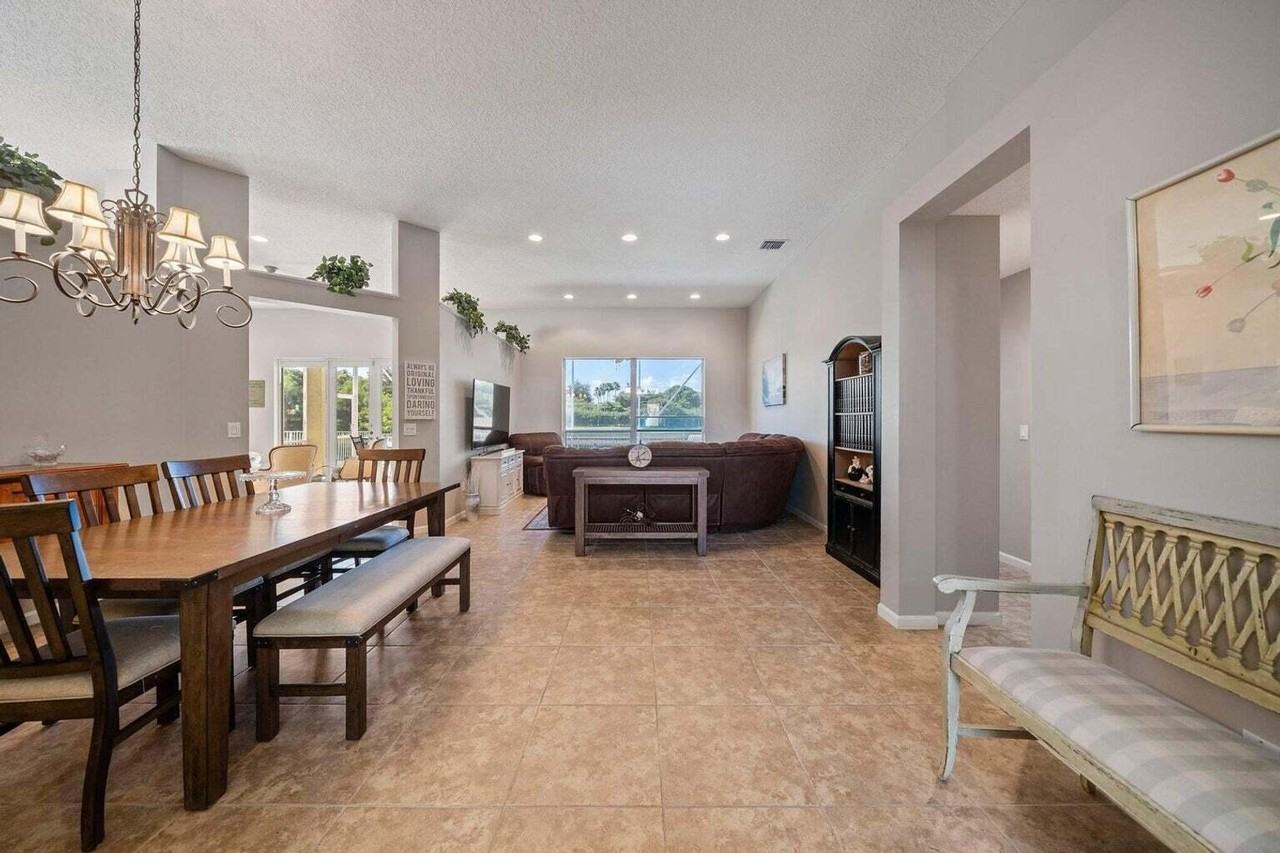 12919 Hyland Circle - Photo 2 of 23