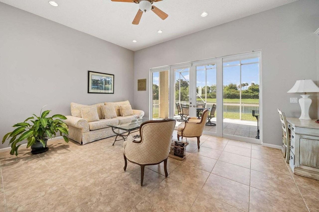 12919 Hyland Circle - Photo 3 of 23