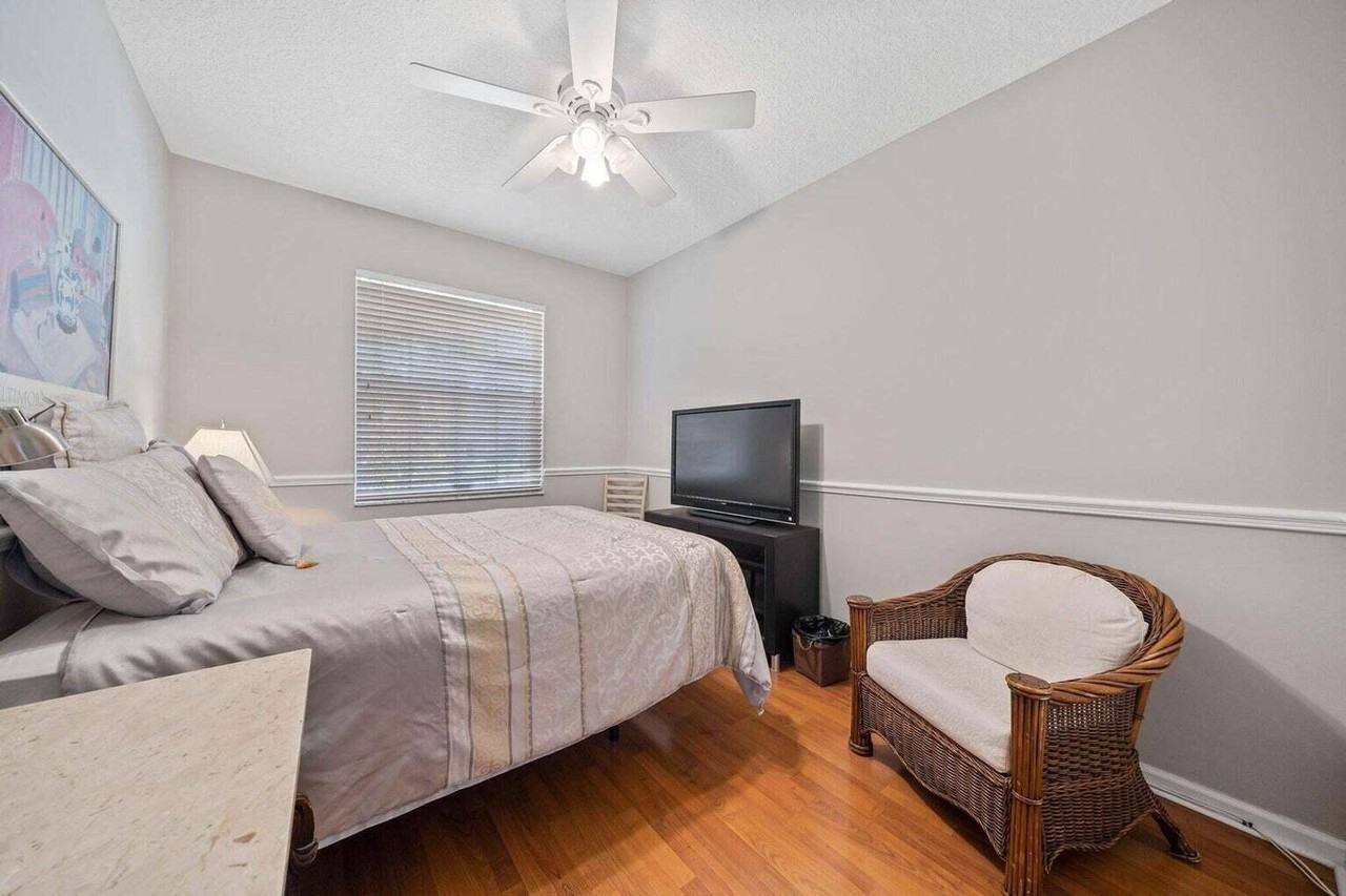 12919 Hyland Circle - Photo 5 of 23