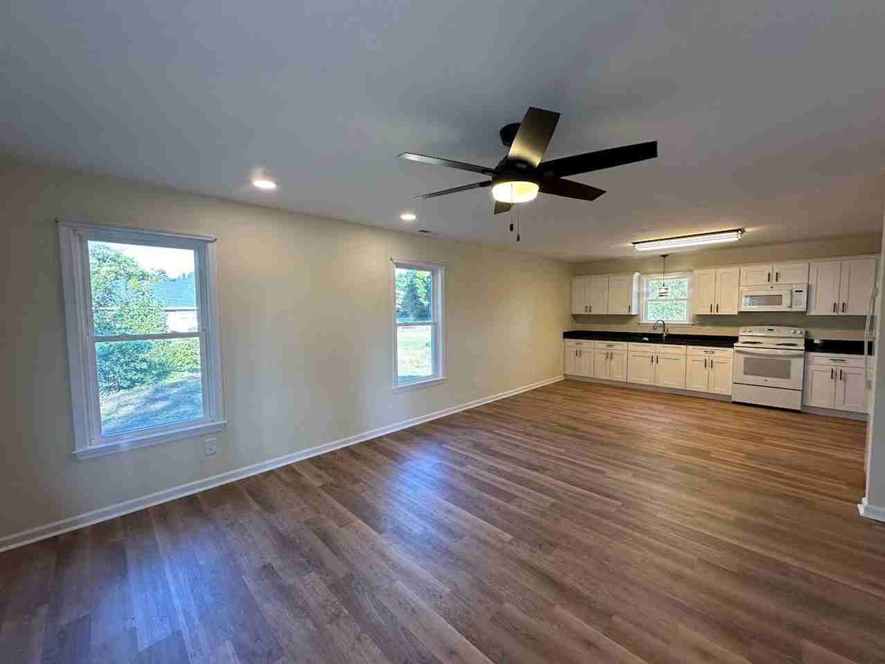 1620 West St - Photo 3 of 12