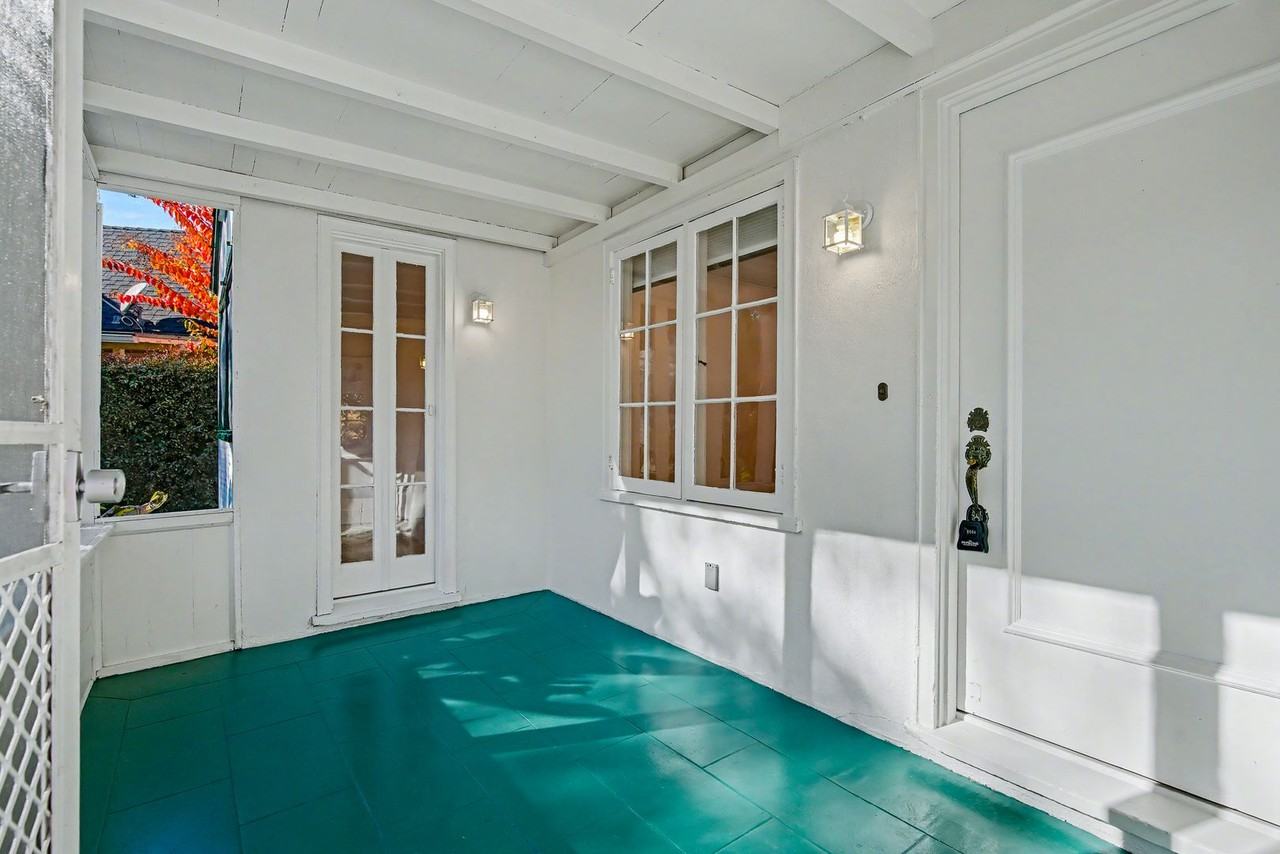 679 South Oak Knoll Avenue - Photo 2 of 11