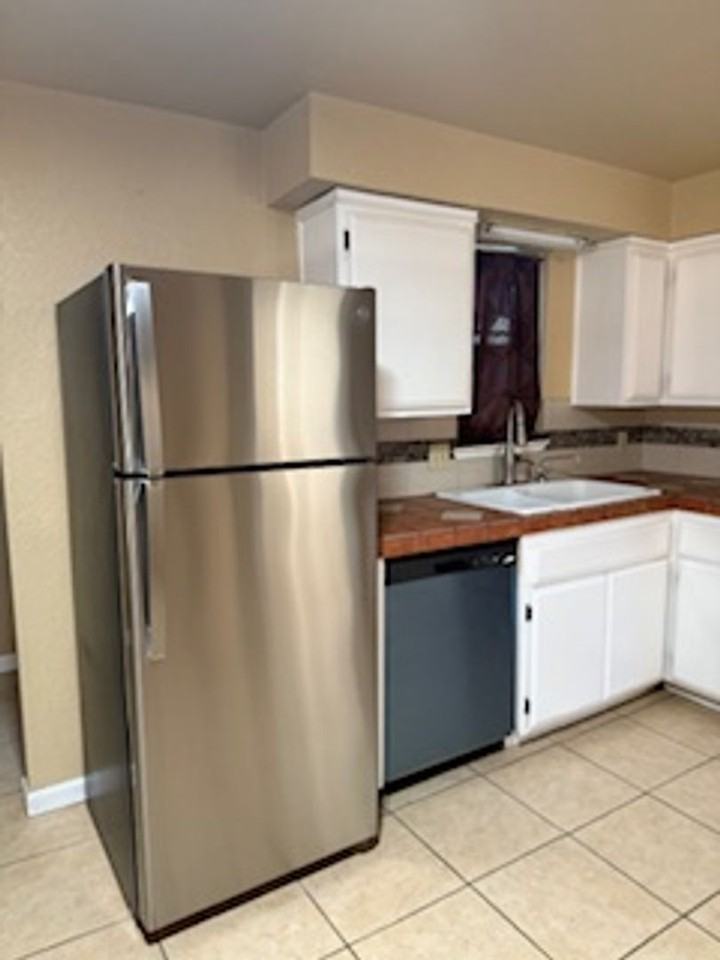 1865 Circle Drive - Photo 4 of 21