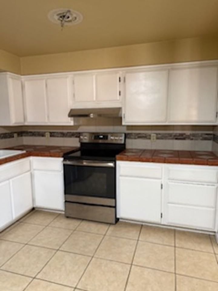 1865 Circle Drive - Photo 6 of 21