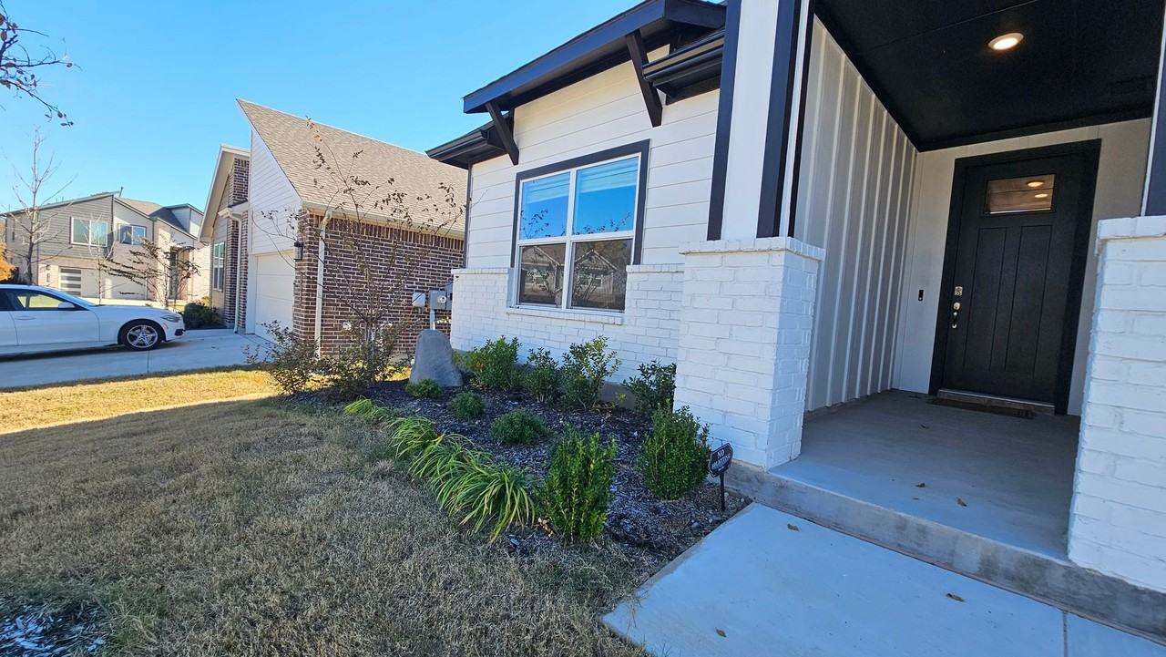 1405 Razorbill Road - Photo 4 of 50