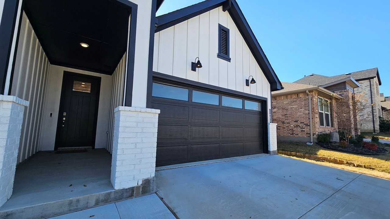 1405 Razorbill Road - Photo 5 of 50