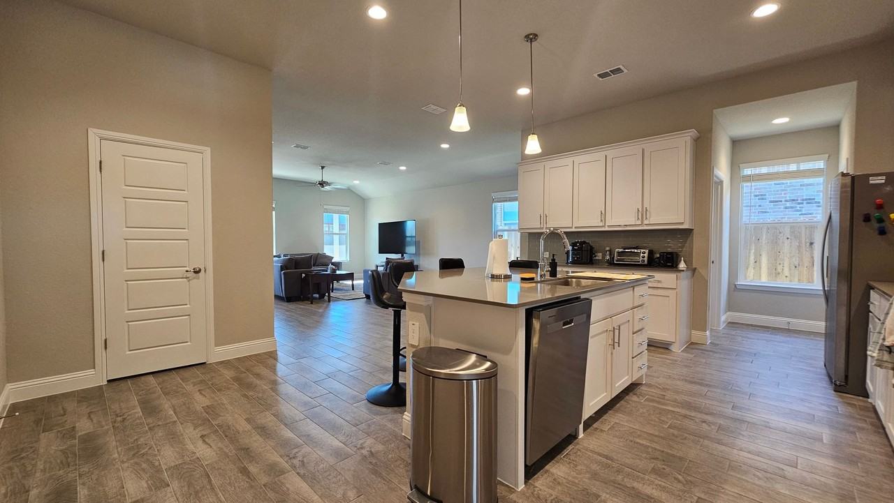 1405 Razorbill Road - Photo 7 of 50