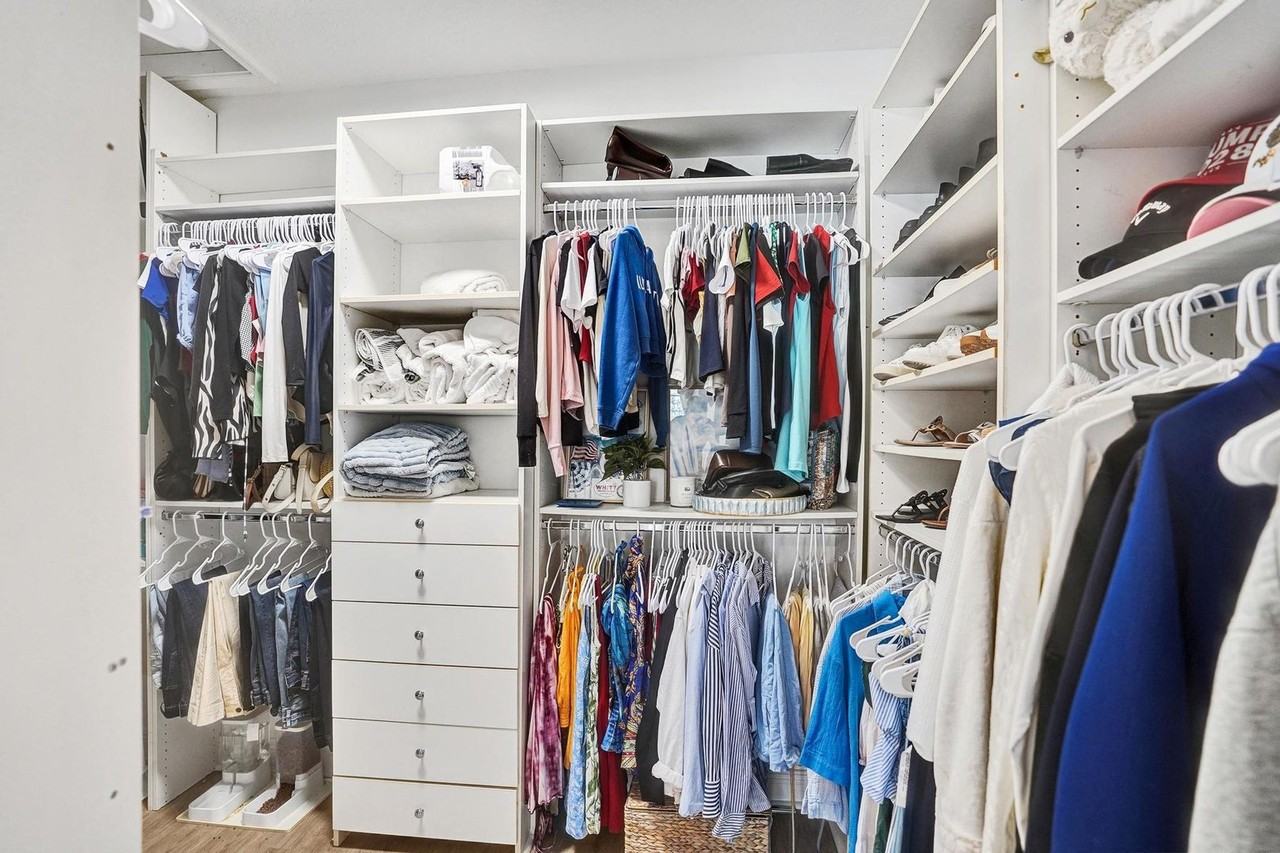 642 Northwest 38th Circle - Photo 2 of 48