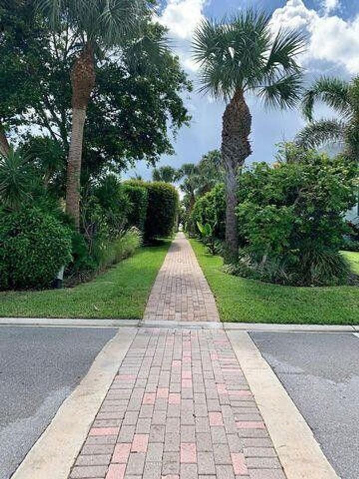 162 Beacon Lane - Photo 2 of 16