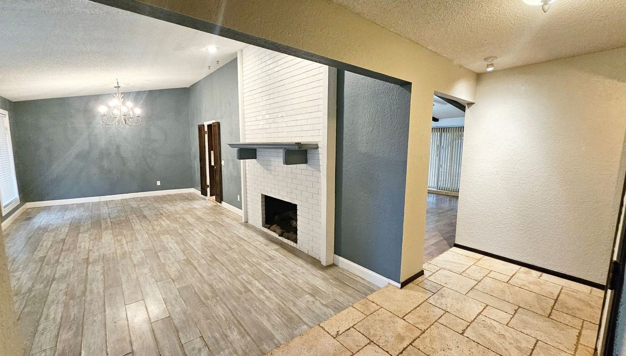 5301 Northwest 115th Street - Photo 5 of 42