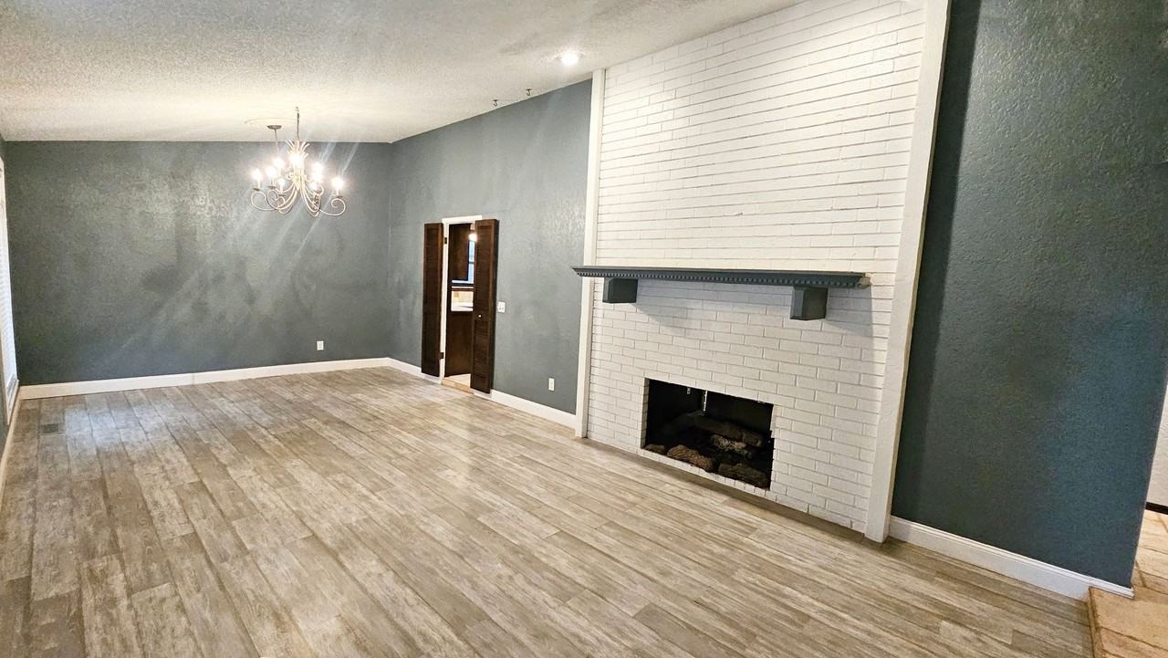 5301 Northwest 115th Street - Photo 6 of 42