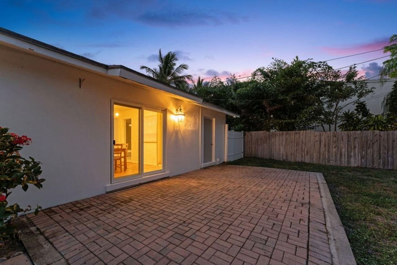 239 Southeast 34th Avenue - Photo 4 of 10