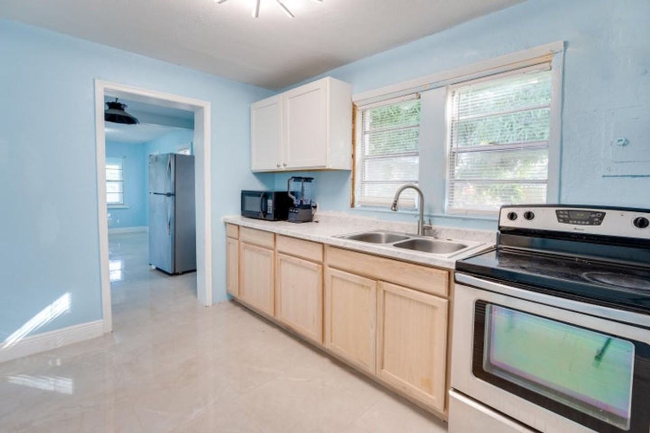 813 Truman Street - Photo 3 of 18