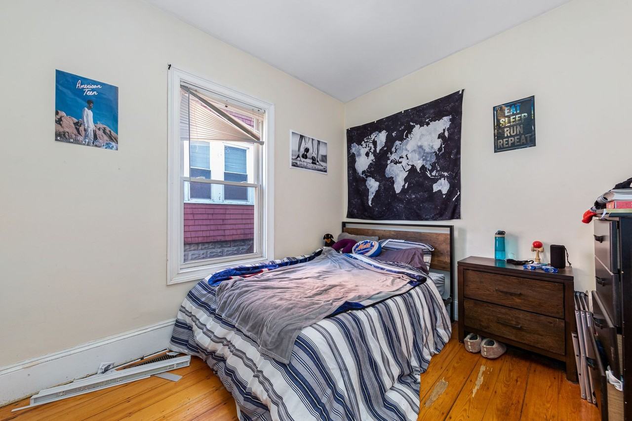 216 Calumet St - Photo 2 of 19