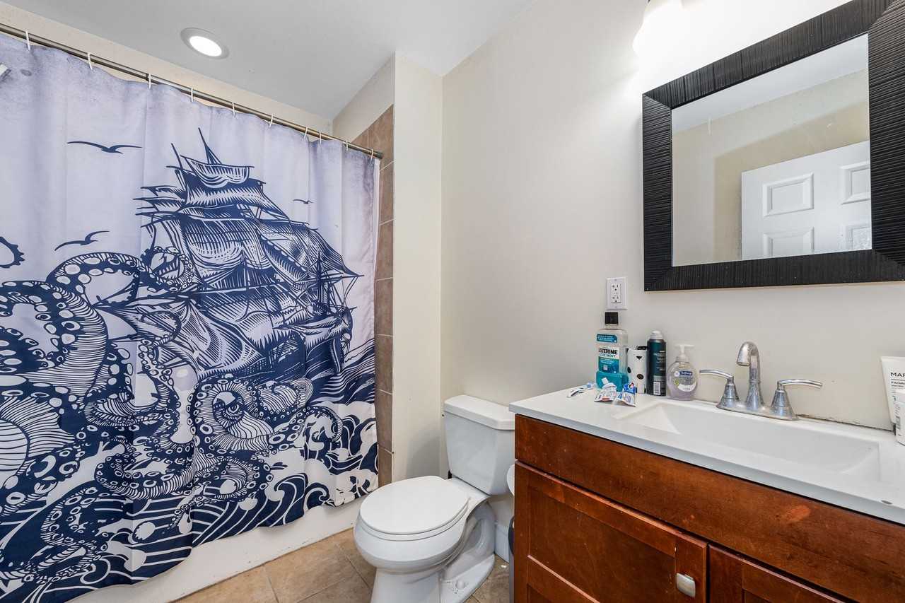 216 Calumet St - Photo 3 of 19