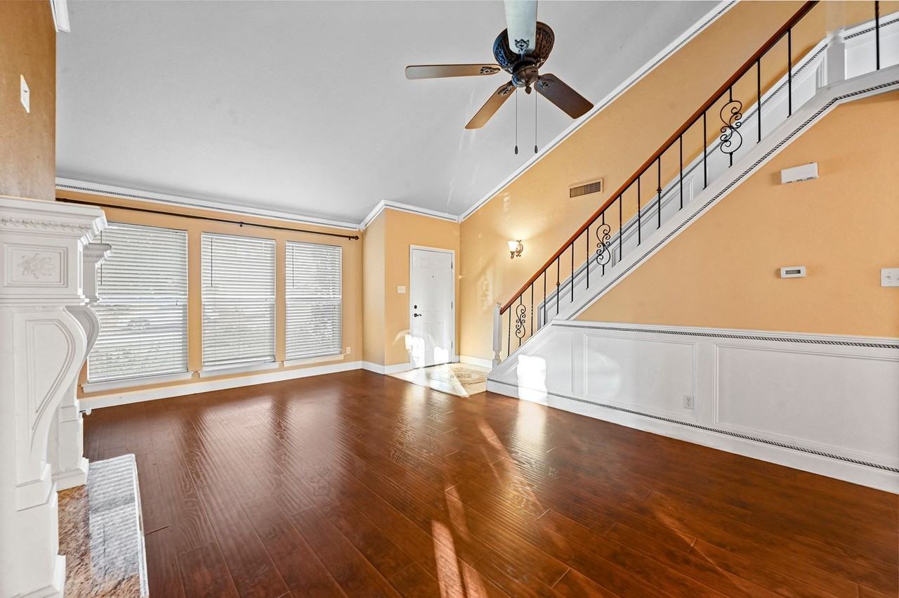 3922 White Oak Court - Photo 5 of 32