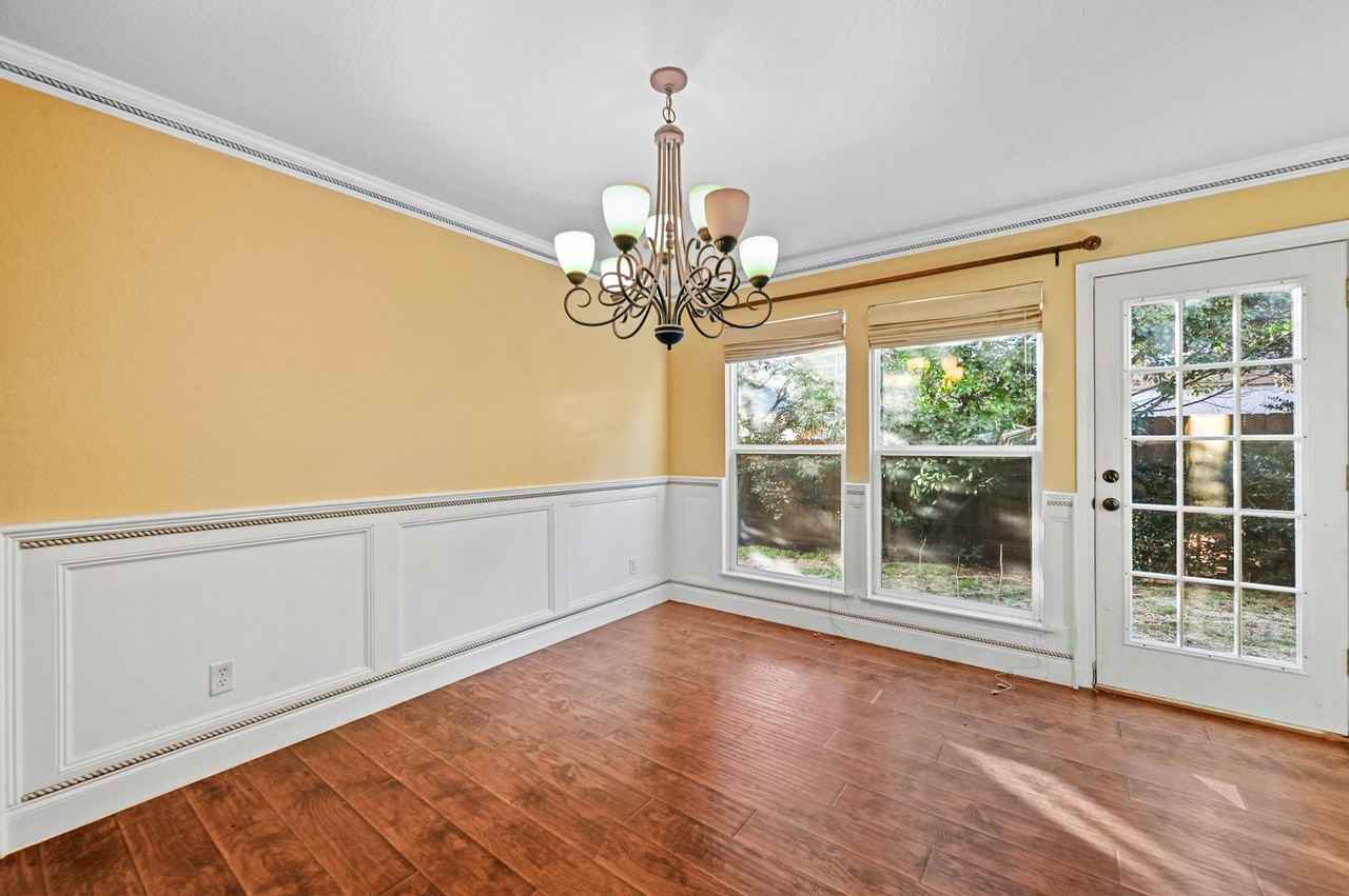 3922 White Oak Court - Photo 6 of 32