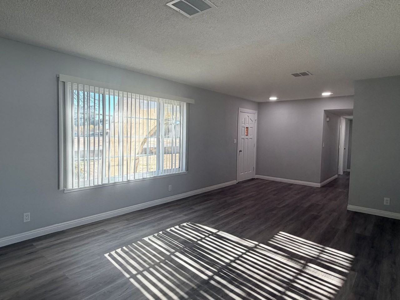 10341 North Loop Boulevard - Photo 2 of 14