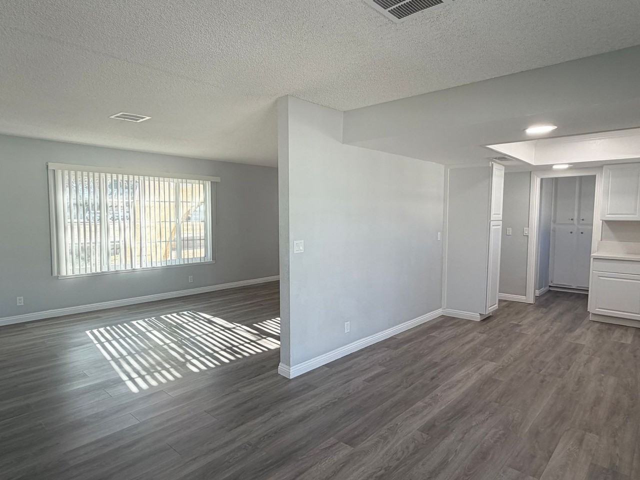 10341 North Loop Boulevard - Photo 5 of 14