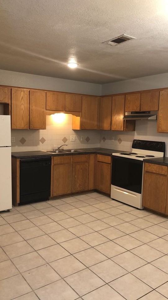 3003 Cantabrian Drive #D - Photo 2 of 17