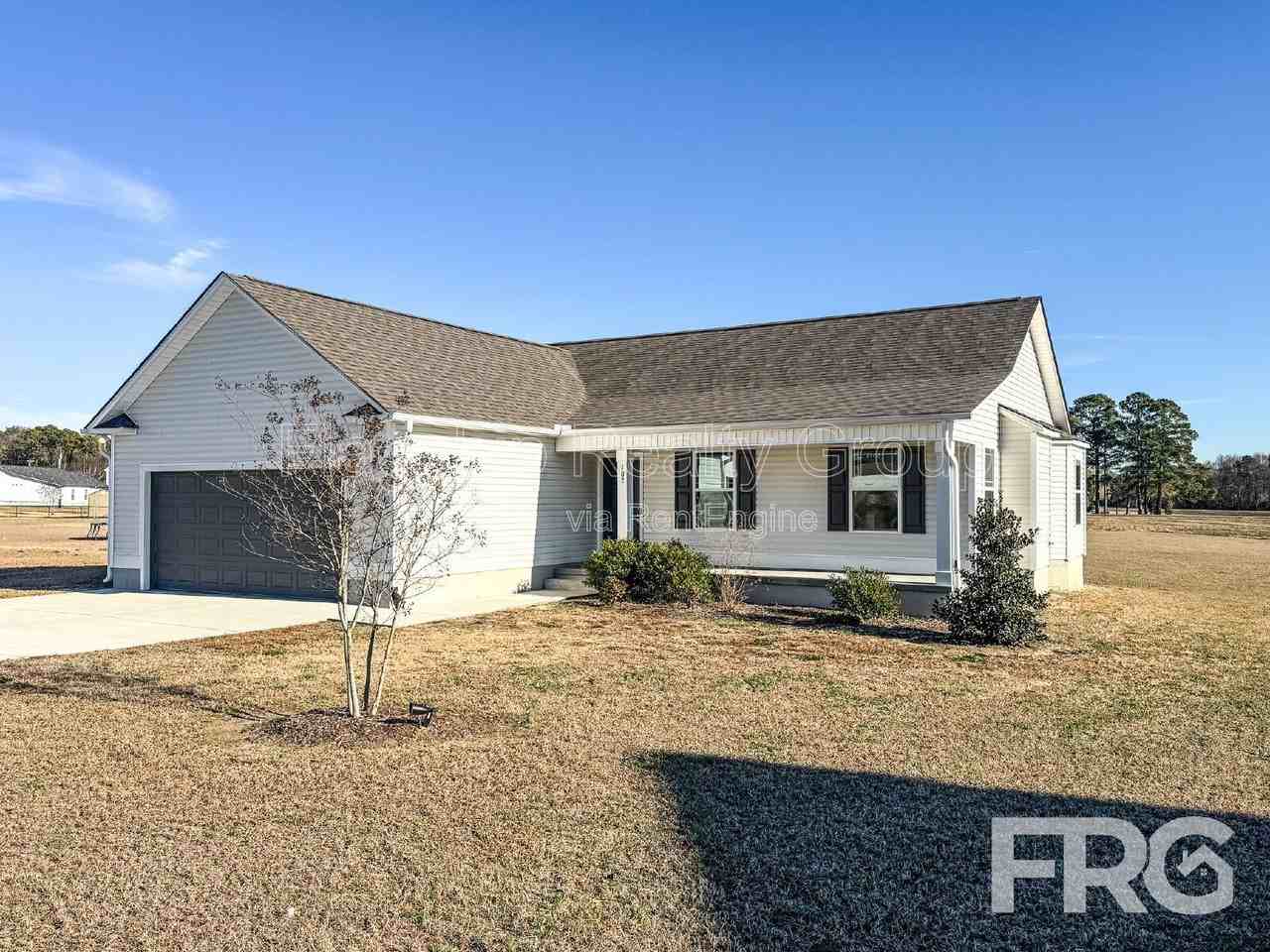 102 Michael Thomas Pl - Photo 2 of 36