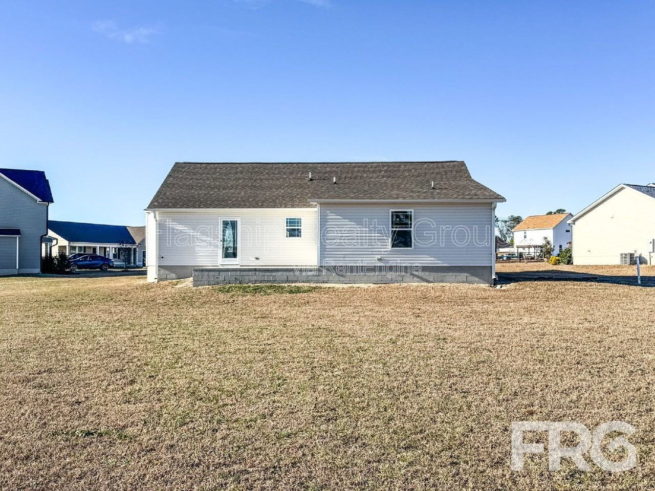 102 Michael Thomas Pl - Photo 4 of 36