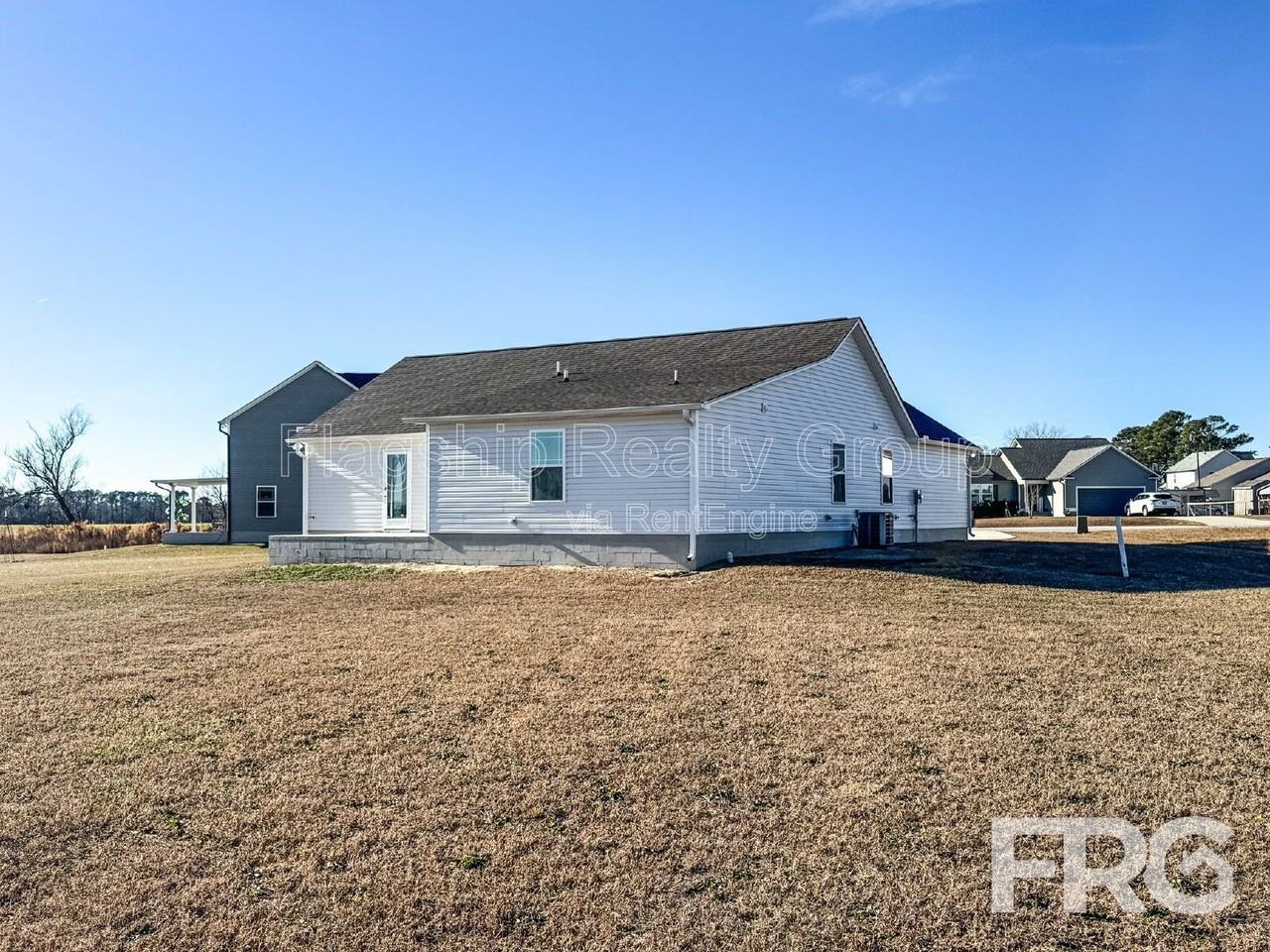 102 Michael Thomas Pl - Photo 5 of 36