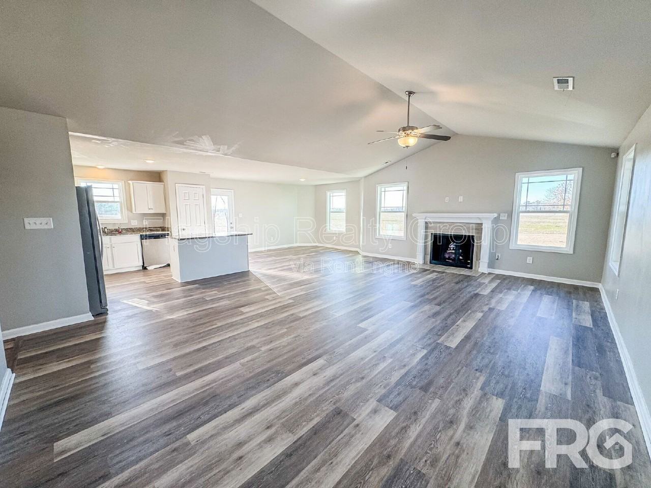 102 Michael Thomas Pl - Photo 7 of 36