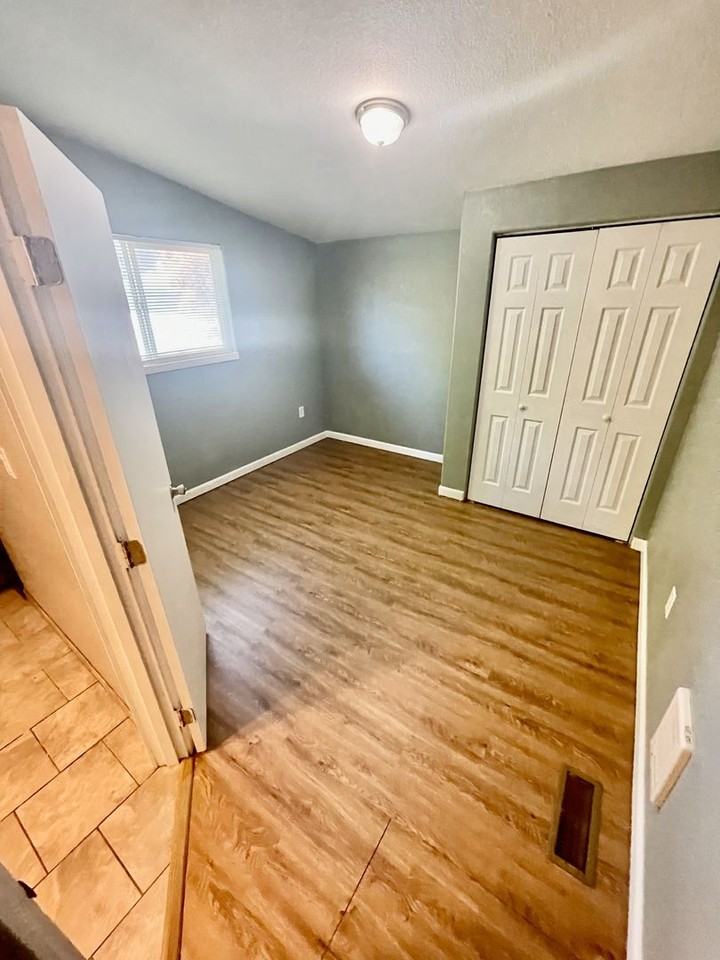 5421 Maryland Ave - Photo 6 of 29