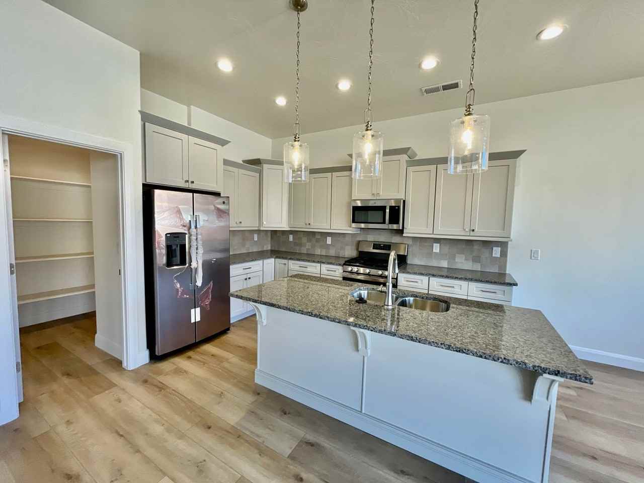 654 S Goose Creek Dr - Photo 7 of 26