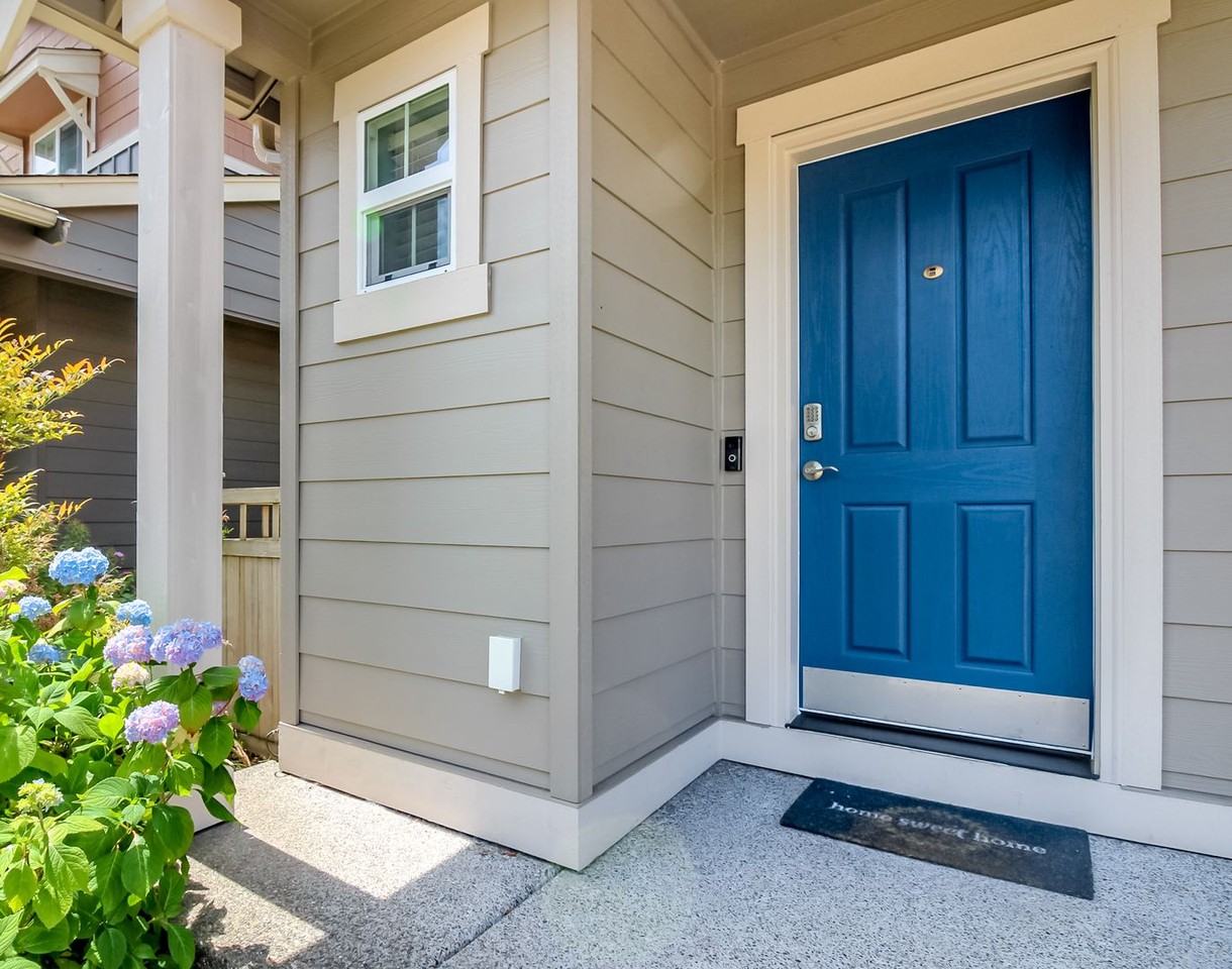 3684 London Loop Northeast - Photo 2 of 30