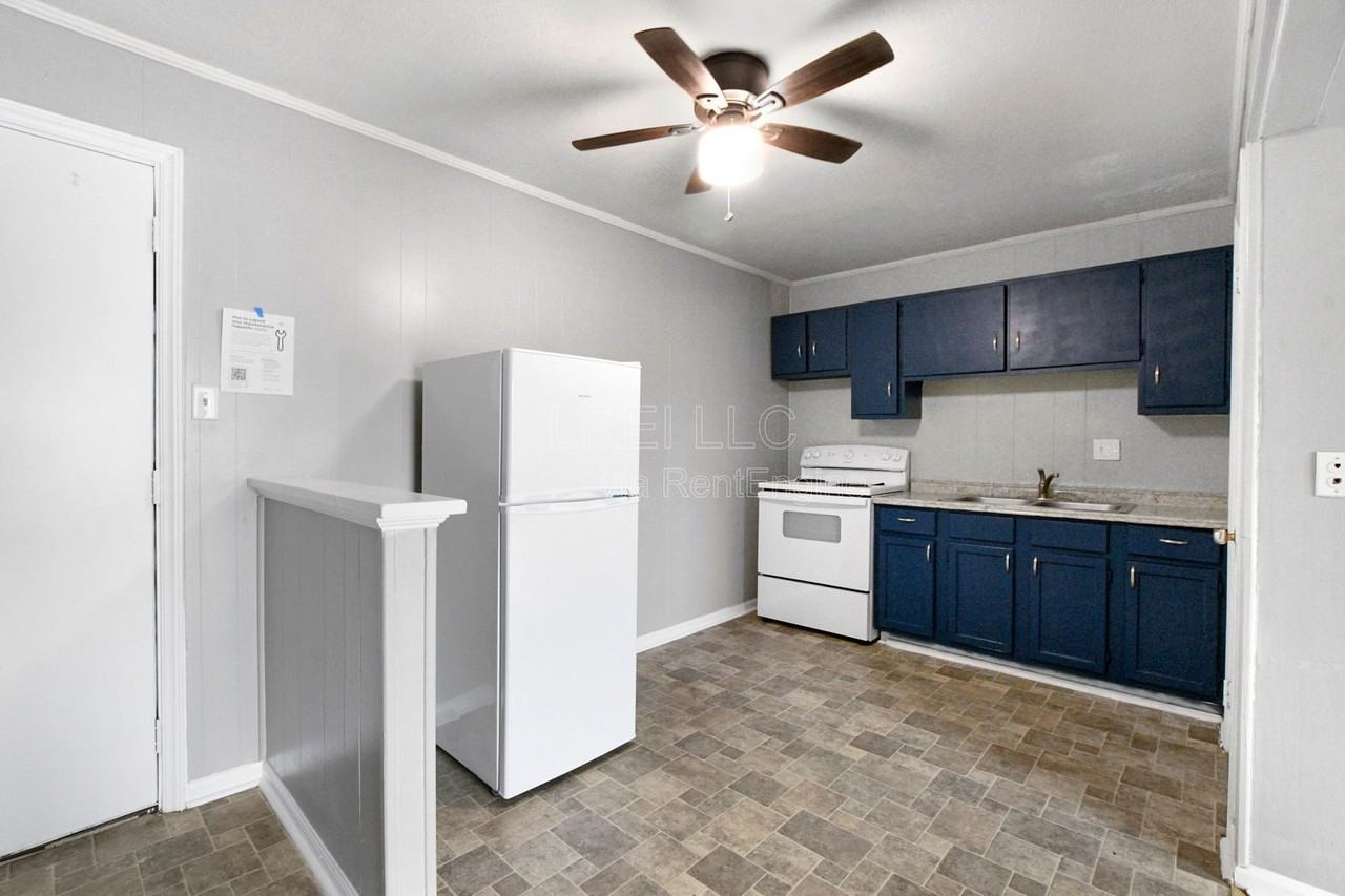 1708 Jennifer Rd #A9 - Photo 4 of 20