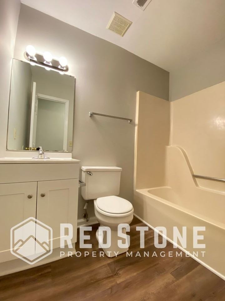 221 Quintas Avenue #D - Photo 7 of 12