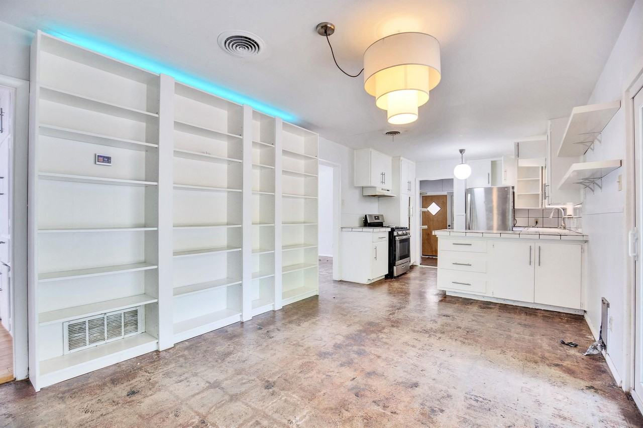 1616 Ashberry Dr - Photo 5 of 48