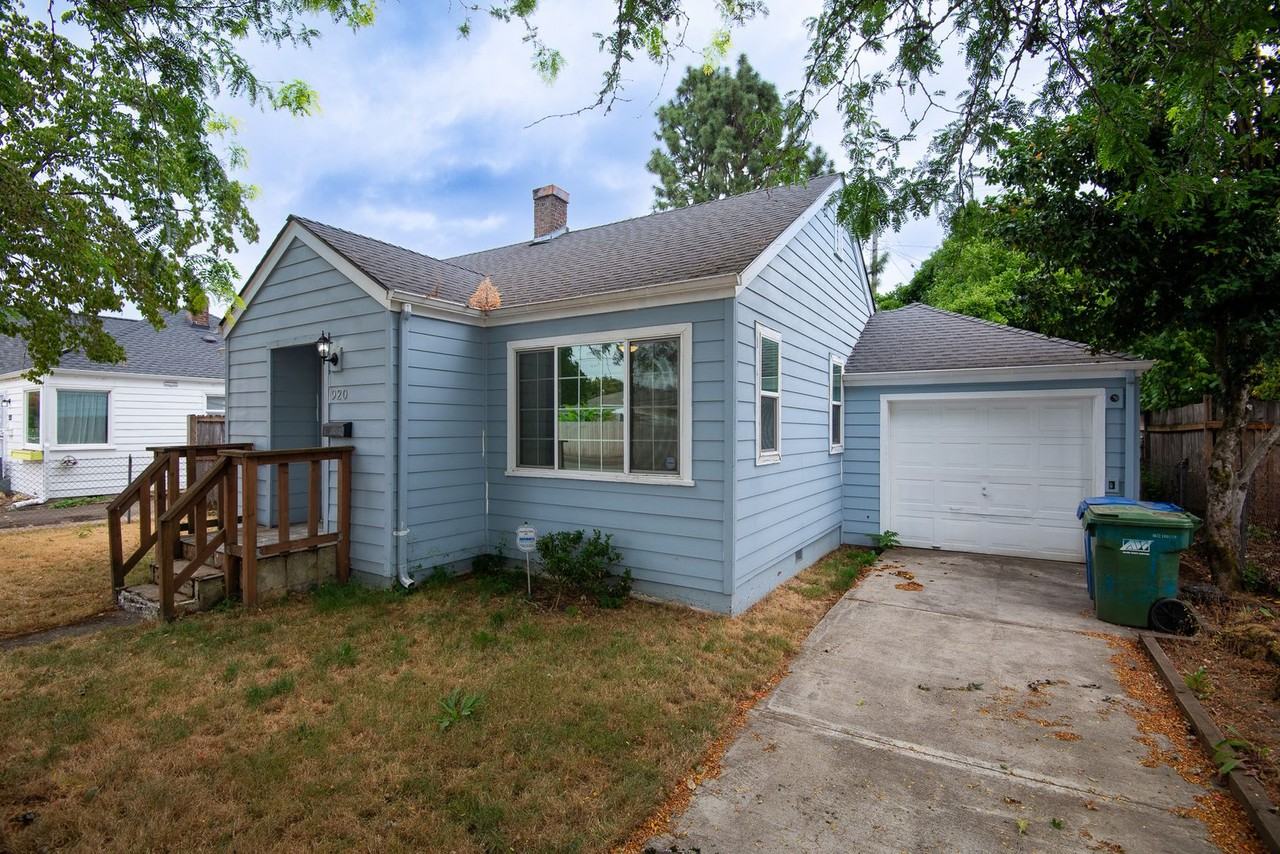 920 13th Street Northeast - Photo 2 of 27