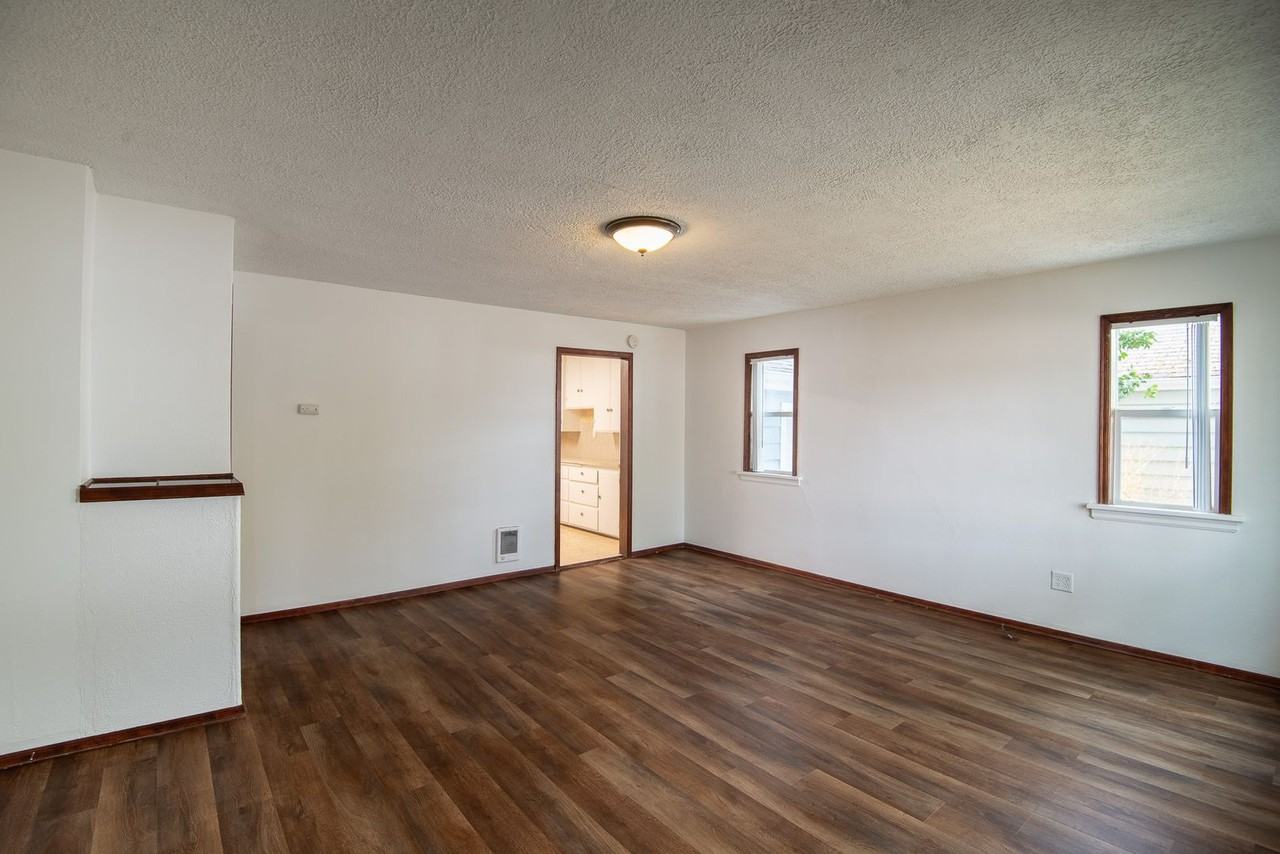 920 13th Street Northeast - Photo 3 of 27