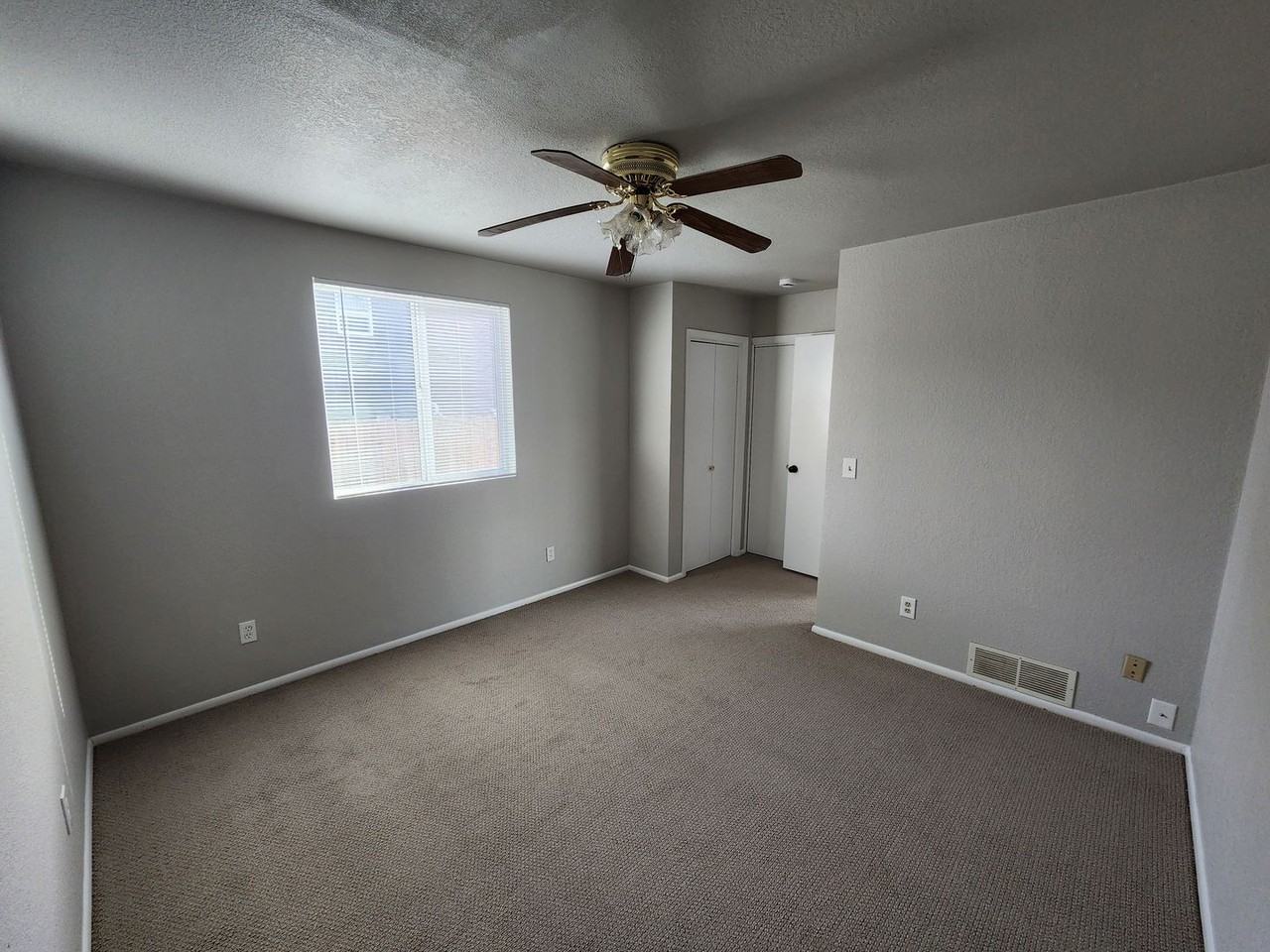 366 Berwick Avenue - Photo 5 of 18