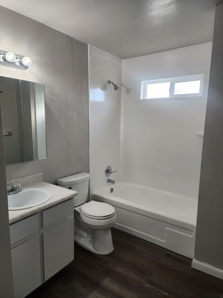 366 Berwick Avenue - Photo 6 of 18