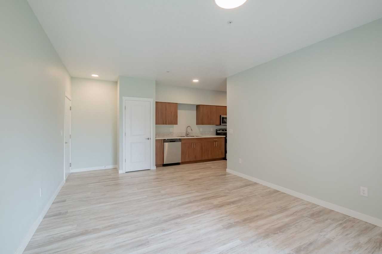 13001 S Crompton Lane - Photo 3 of 50